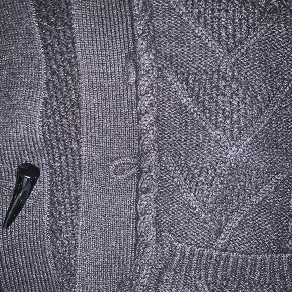 FOREVER21 WOMENS SIZE MEDIUM GRAY COZY SWEATER USED - Picture 7 of 14